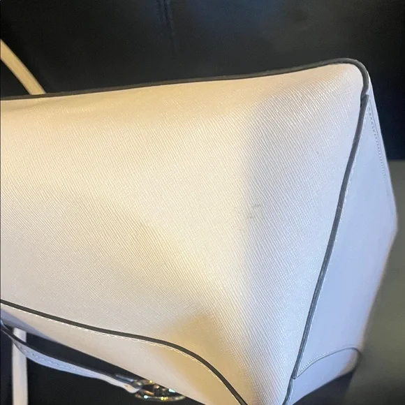 Michael Kors Light pink Tote with Gold Details with COA - Picture 4 of 13